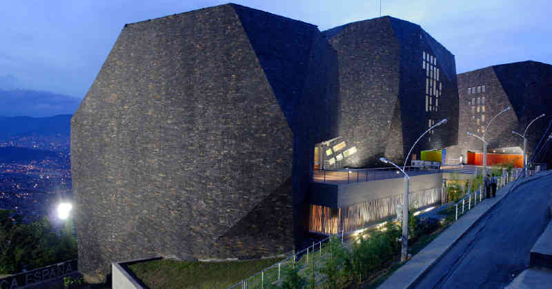 Lee más sobre el artículo Biblioteca España